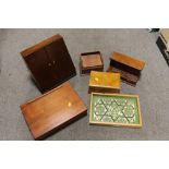 A COLLECTION OF TREEN TO INCLUDE A MAHOGANY STYLE STATIONARY BOX ETC