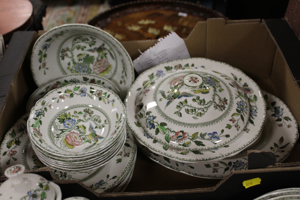 TWO TRAYS OF ENOCH WEDGWOOD DAVENPORT PATTERN TEA AND DINNERWARE (APPROX 50 PIECES) - Image 3 of 4