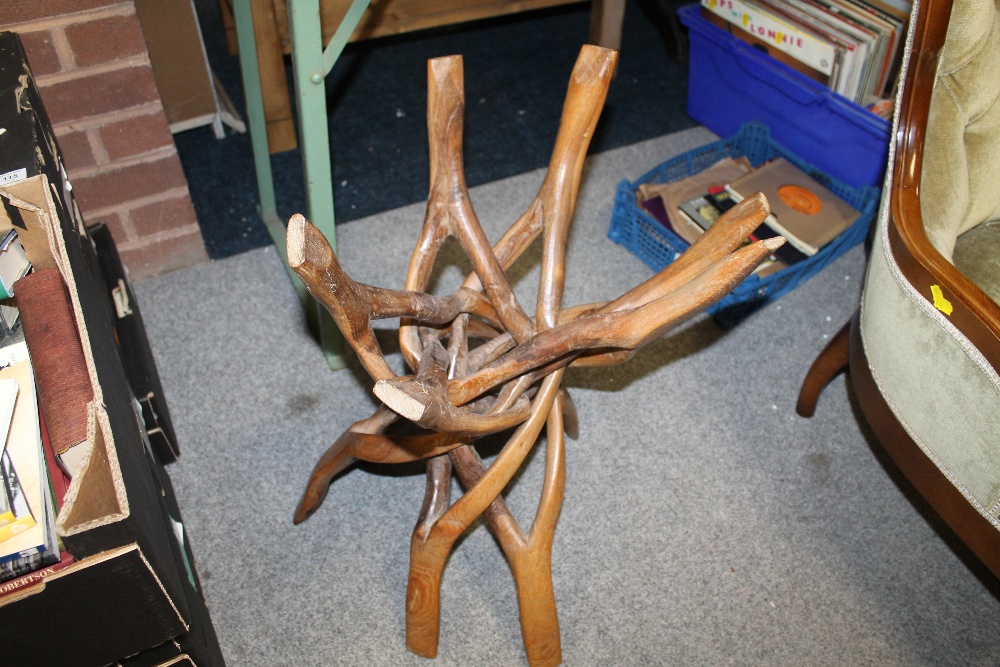 THREE ITEMS OF TREEN COMPRISING AN AFRICAN CARVED SHALLOW RECTANGULAR BOWL, A FOLDING HARDWOOD - Image 2 of 4