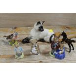 A COLLECTION OF SEVEN ANIMAL FIGURES TO INCLUDE ROYAL DOULTON BUNNYKINS FAMILY PHOTOGRAPH, A BESWICK