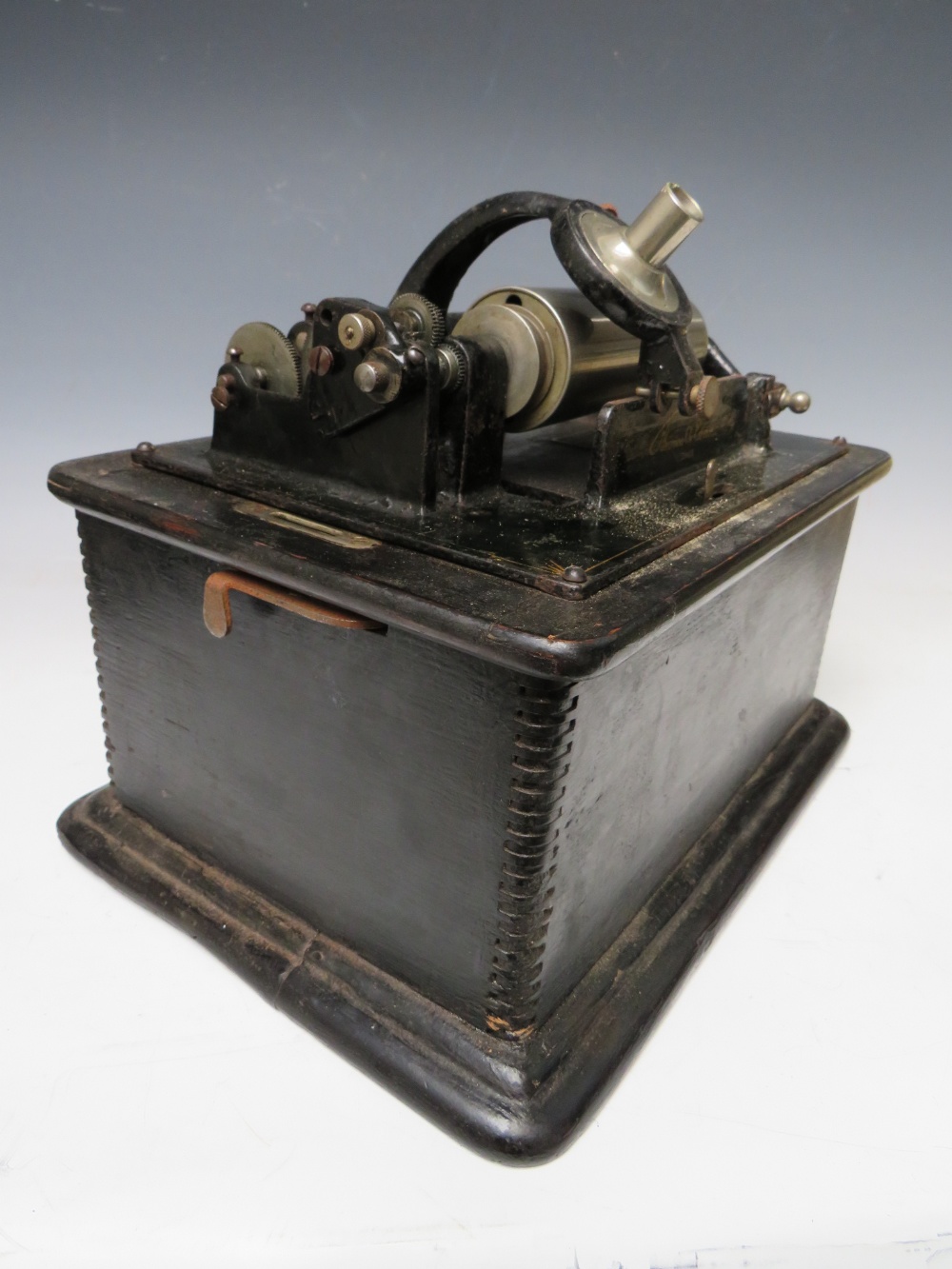 A VINTAGE EDISON STANDARD PHONOGRAPH - Image 6 of 9