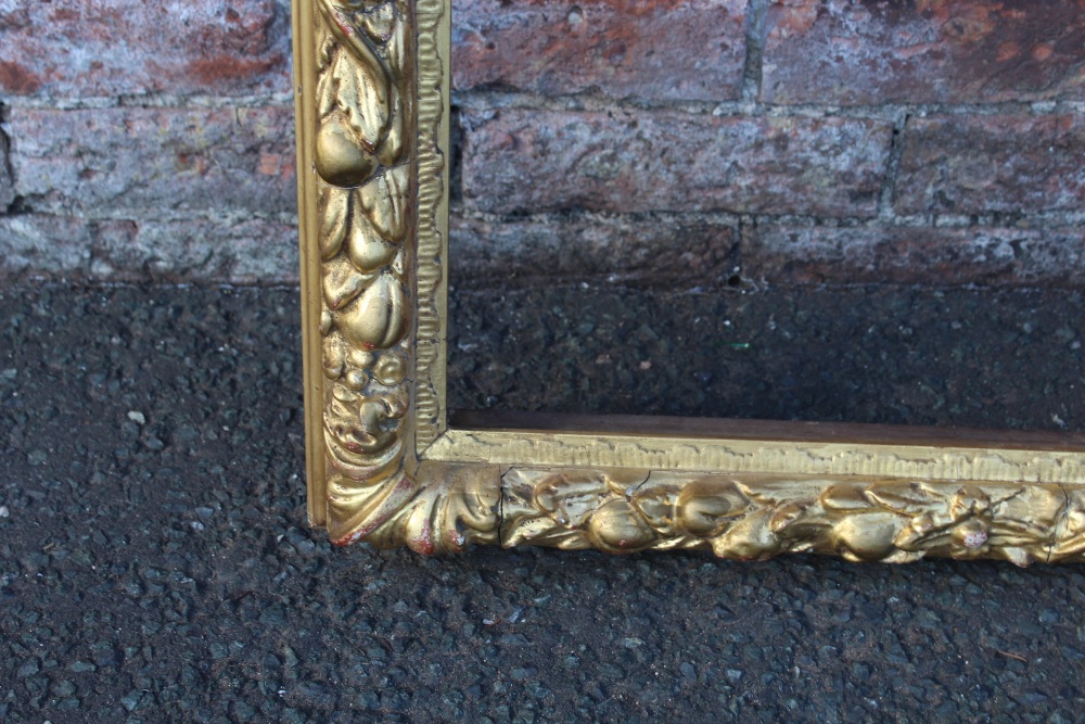 A LATE 18TH / EARLY 19TH CENTURY DECORATIVE GOLD FRAME WITH FRUIT DESIGN, frame W 7.5 cm, rebate - Image 4 of 6