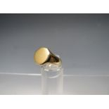 A 9CT GOLD SIGNET RING, vacant cartouche, ring size T, approximate weight 4.3 g