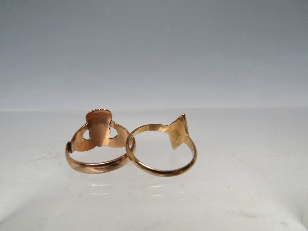 A 9CT GOLD CLADDAUGH RING A/F, size P, approx 3.95 g, together with a hallmarked 9ct gold and - Image 3 of 4