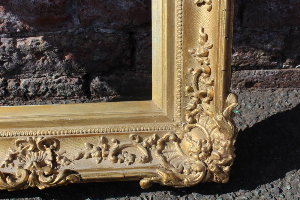 AN 18TH CENTURY DECORATIVE GOLD SWEPT FRAME WITH GOLD SLIP, frame W 8.5 cm, 26 x 36 cm - Image 5 of 6