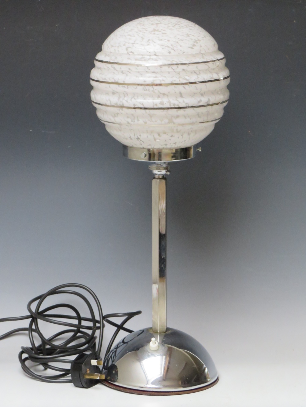 A CHROME ART DECO TABLE LAMP WITH PERIOD SHADE, overall H 53.5 cm - Image 2 of 6