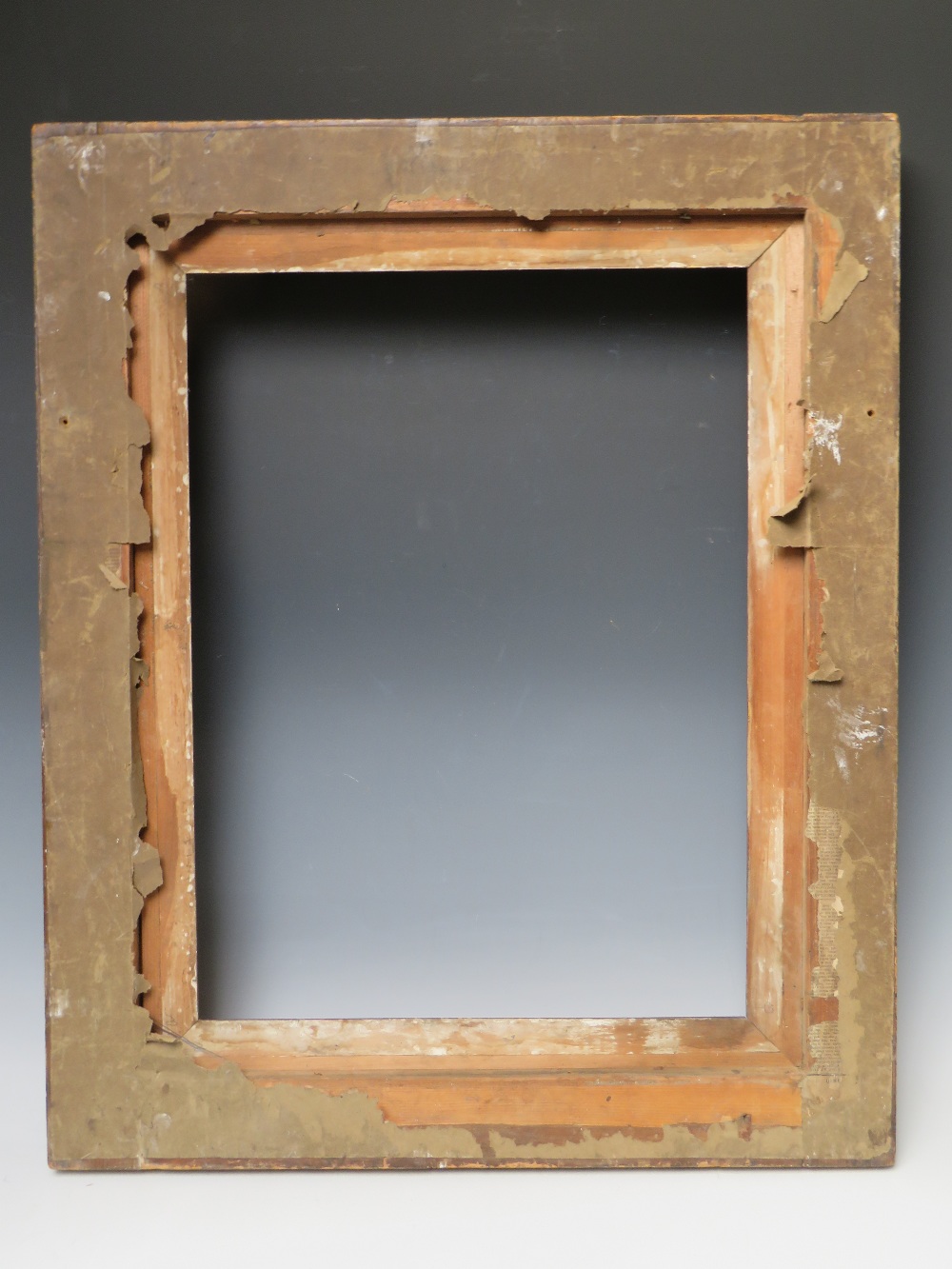 A LATE 18TH / EARLY 19TH CENTURY MAPLE FRAME, with gold slip, frame W 8 cm, rebate 57 x 44.5 cm - Image 4 of 4