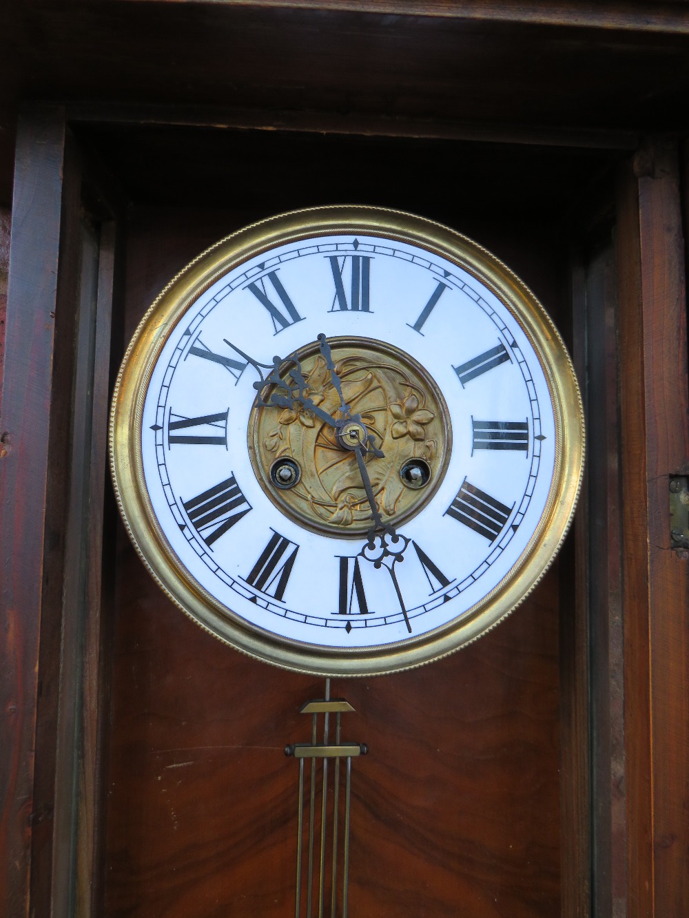 A LARGE GONG STRIKE VIENNA WALL CLOCK, the tall case comprising of oak pillars, mahogany veneered - Image 11 of 12