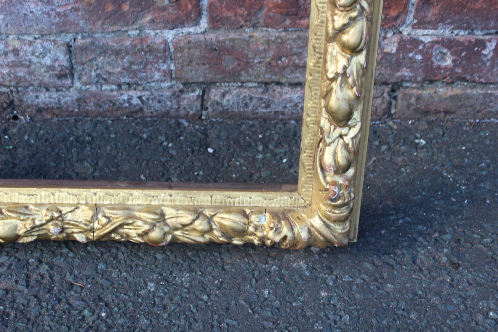 A LATE 18TH / EARLY 19TH CENTURY DECORATIVE GOLD FRAME WITH FRUIT DESIGN, frame W 7.5 cm, rebate - Image 3 of 6