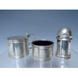 A HALLMARKED SILVER THREE PIECE CRUET SET - LONDON 1968, comprising, salt, pepper and lidded