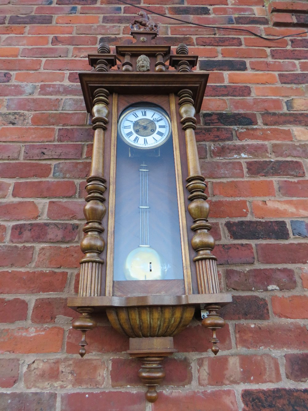 A LARGE GONG STRIKE VIENNA WALL CLOCK, the tall case comprising of oak pillars, mahogany veneered - Image 3 of 12