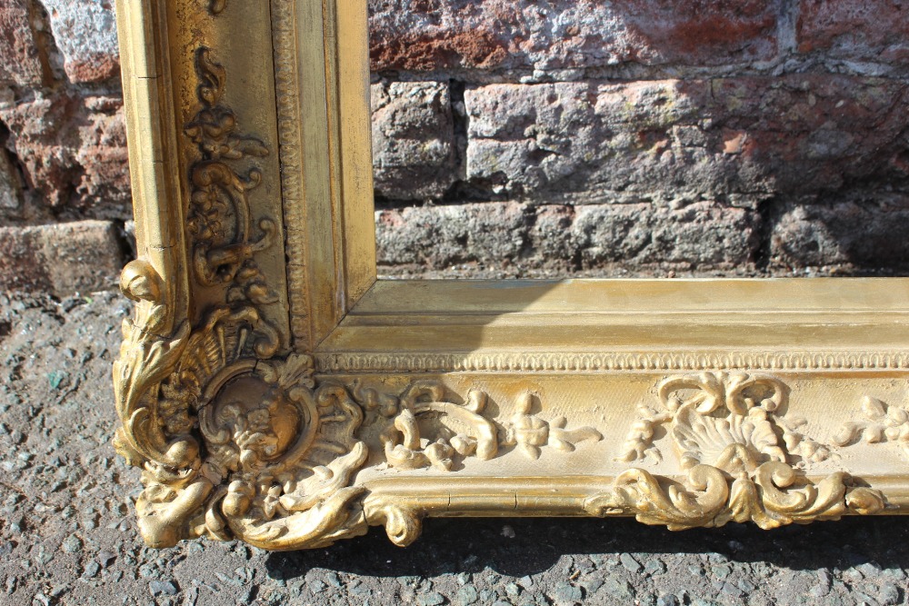 AN 18TH CENTURY DECORATIVE GOLD SWEPT FRAME WITH GOLD SLIP, frame W 8.5 cm, 26 x 36 cm - Image 4 of 6
