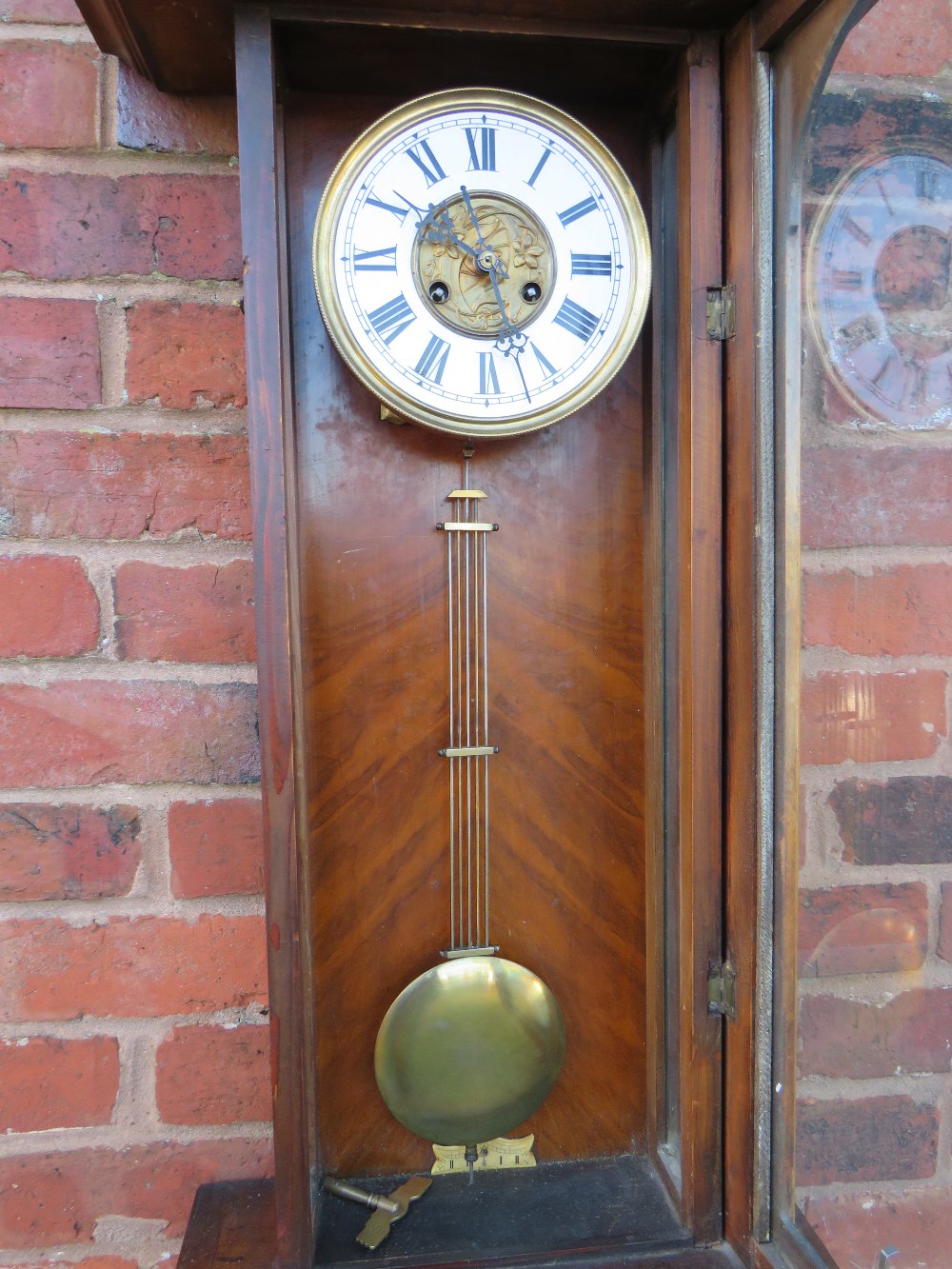 A LARGE GONG STRIKE VIENNA WALL CLOCK, the tall case comprising of oak pillars, mahogany veneered - Image 10 of 12