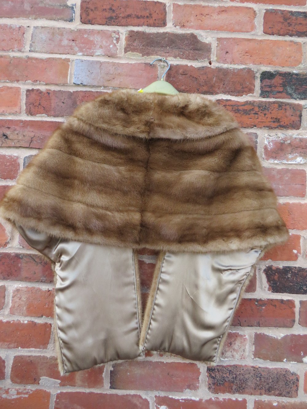 A DAWN MINK FUR STOLE, fully lined, together with a vintage ermine type fur cape (2)Condition - Image 4 of 6