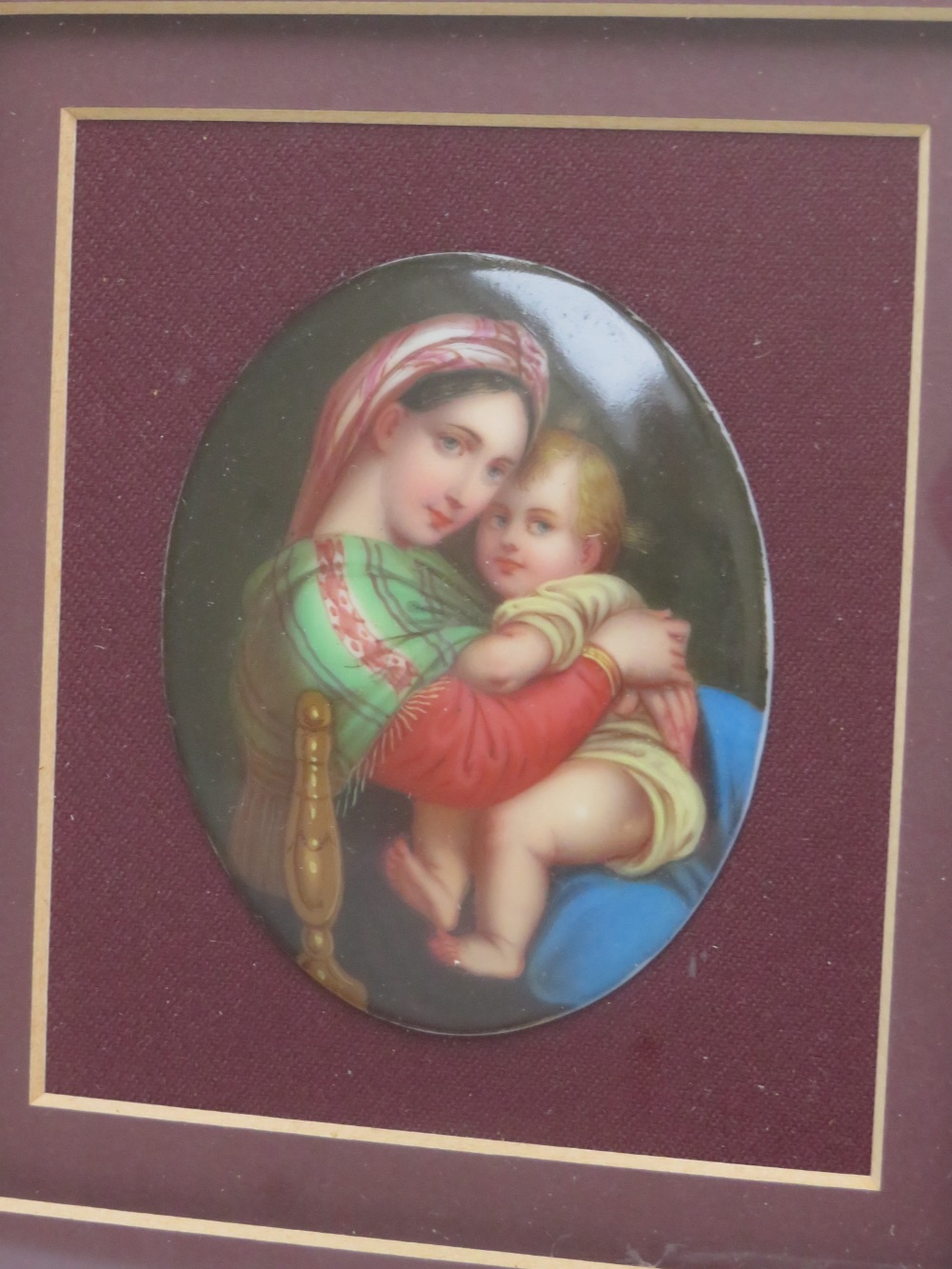 EARLY 20TH CENTURY CONTINENTAL SCHOOL, after Raphael 'Madonna Della Seggiola', painted on an oval - Image 3 of 4