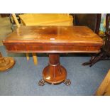 A GEORGIAN ROSEWOOD FOLD-OVER CARD TABLE ON CIRCULAR BASE AND PAW FEET S/D W-90 CM