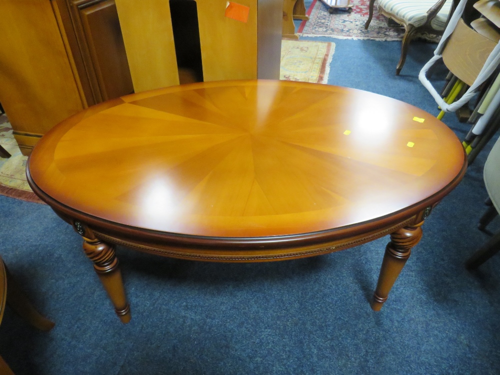 A MODERN CHERRY OVAL COFFEE TABLE AND LAMP TABLE (2) - Image 5 of 6