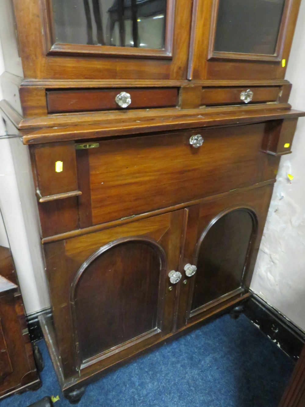 A 19TH CENTURY GLAZED BOOKCASE WITH SECRETAIRE TYPE DRAWER W-100 CM - Image 3 of 6