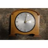 A VINTAGE SMITHS 8 DAY MANTLE CLOCK