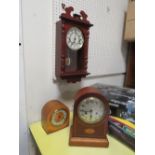 TWO VINTAGE MANTLE CLOCKS TO INCLUDE AN INLAID EXAMPLE AND A SMITHS EXAMPLE TOGETHER WITH A SMALL