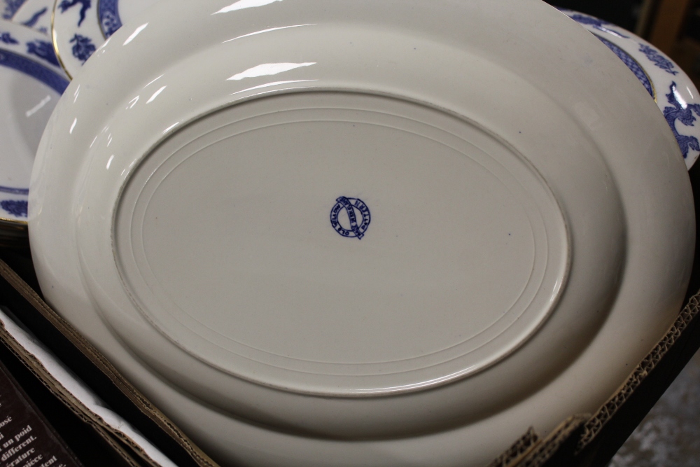 A TRAY OF BLUE AND WHITE CHINA TO INCLUDE A QUANTITY OF GEORGE JONES CRESENT CHINA - Image 2 of 2