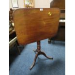 A SMALL 19TH CENTURY MAHOGANY TILT-TOP PEDESTAL TABLE