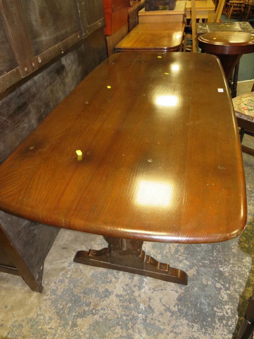 A DARK OAK ERCOL STYLE REFECTORY TABLE AND FOUR CHAIRS - Image 2 of 6