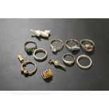 A COLLECTION OF ASSORTED DRESS RINGS TO INCLUDE A HALLMARKED 9CT GOLD ETERNITY RING - APPROX