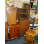 TWO RETRO BEDSIDE CABINETS, OAK BOOKCASE ETC (5)