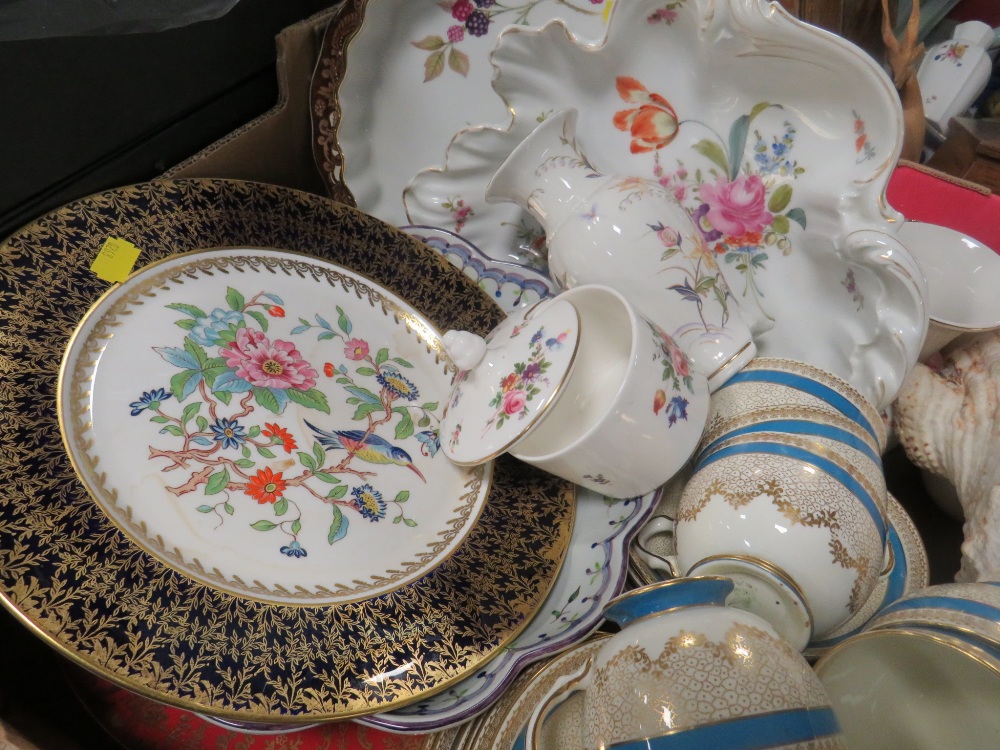 TWO TRAYS OF ASSORTED CERAMICS, TREEN ETC TO INCLUDE A GILDED AYNSLEY PEMBROKE PLATE - Image 4 of 7