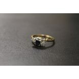 AN 18CT & PLAT SAPPHIRE AND DIAMOND RING - APPROX WEIGHT 3.6 G