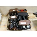 A COLLECTION OF VINTAGE CASED BINOCULARS TO INCLUDE A RARE CARL WEIZ CIRCA 1940 8 X 40 EXAMPLE