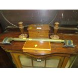 A SMALL OAK TABLE TOP CASKET W-19.5 CM PAIR OF CANDLESTICKS, BRASS RAIL AND SMALL BOX