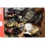 A TRAY OF ORNAMENTS ETC TO INCLUDE CLOCKS, WOODPECKER DOOR KNOCKER ETC