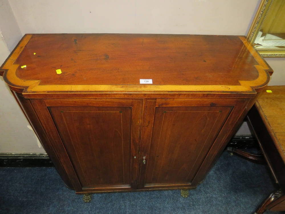 AN ANTIQUE MAHOGANY AND SATINWOOD BANDED TWO DOOR CABINET, RAISED ON HAIRY PAW FEET H-92 W-93 CM - Image 2 of 4