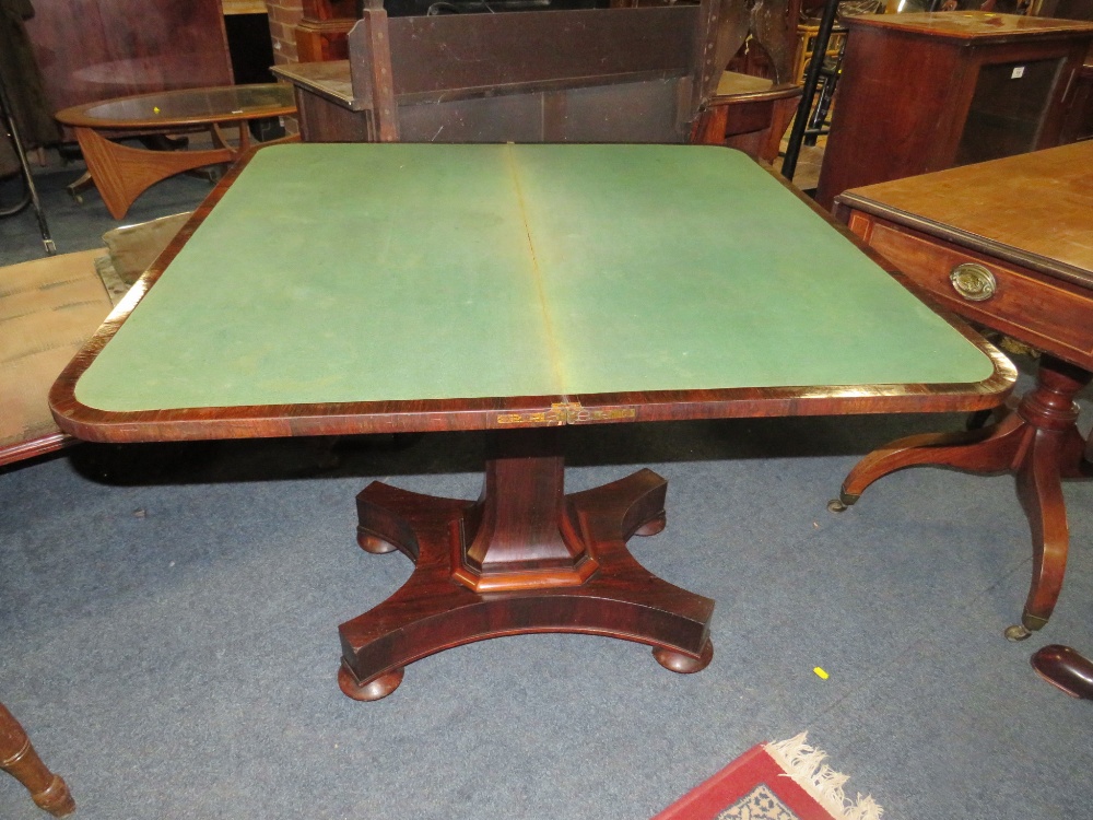 A 19TH CENTURY ROSEWOOD FOLD-OVER CARD TABLE ON AN OCCASIONAL SHAPED COLUMN W-91 CM