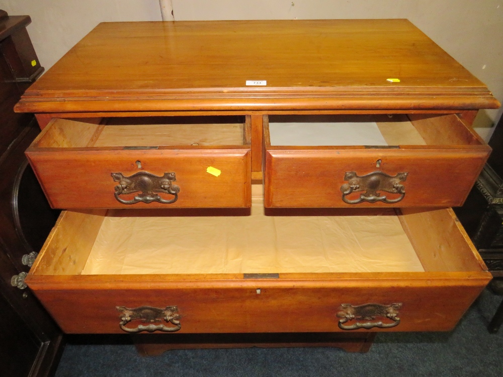 AN EDWARDIAN SATIN CHEST OF FIVE DRAWERS W-91 CM - Image 3 of 4