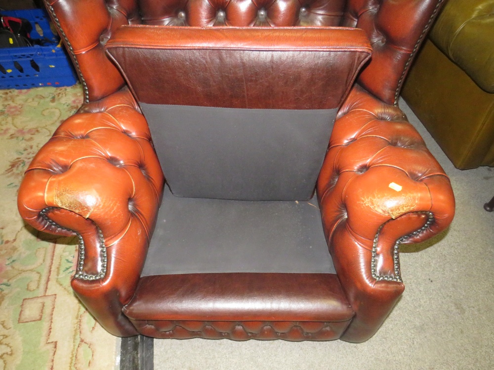 AN OXBLOOD LEATHER CLUB STYLE ARMCHAIR - Image 4 of 4