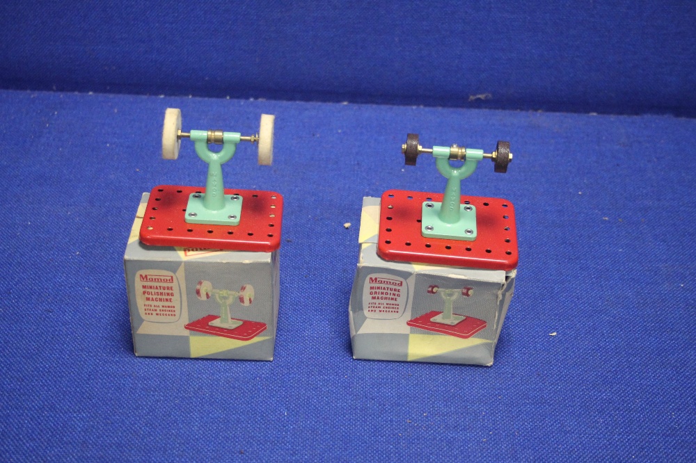 A PAIR OF BOXED MAMOD MINIATURE GRINDING WHEEL AND A POLISHING MACHINE