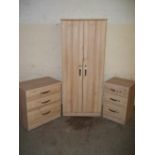 A MODERN BEDROOM SUITE TO INCLUDE A 2 DOOR WARDROBE AND X 3 DRAWER CHESTS