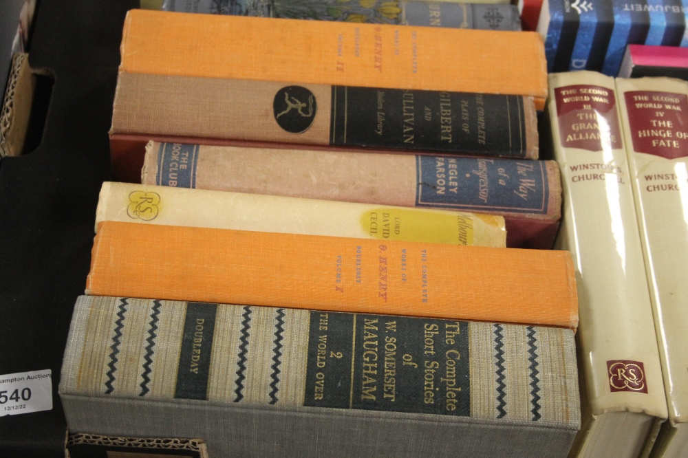A TRAY OF BOOKS TO INCLUDE SIX VOLUMES BY WINSTON CHURCHILL - Image 2 of 3
