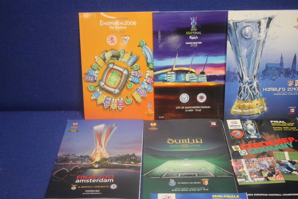 A EURO 96 ENGLAND V CZECH REPUBLIC CUP PROGRAMME TOGETHER WITH A COLLECTION OF 5 EROPA LEAGUE CUP - Image 2 of 4