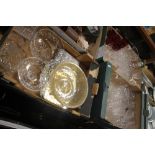 A QUANTITY OF GLASSWARE TO INCLUDE A LARGE ART GLASS BOWL (TRAYS NOT INCLUDED)