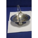 A HALLMARKED SILVER HANDLE CAKE BOWL APPROX WEIGHT 395 G