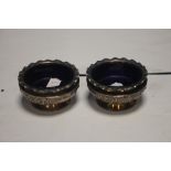 A PAIR OF HALLMARKED SILVER DISHES WITH BLUE GLASS LINERS APPROX WEIGHT 92G