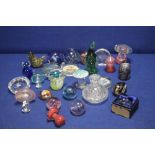 A COLLECTION OF MAINLY GLASS PAPER WEIGHTS TO INCLUDE CAITHNESS