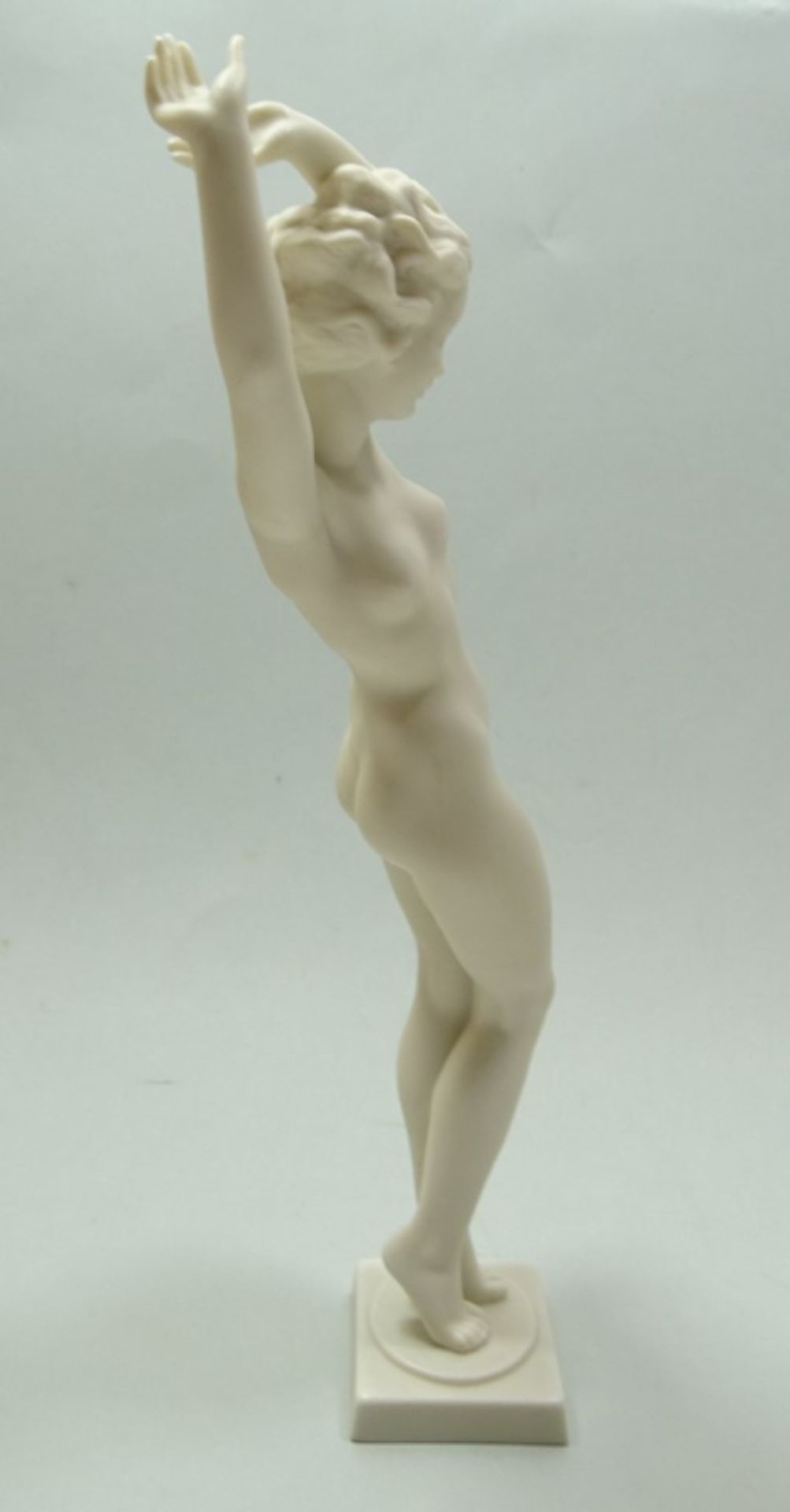 Akt-Statuette, Hutschenreuther Kunstabteilung, Entwurf von Carl Werner,H-27cm - Bild 5 aus 7