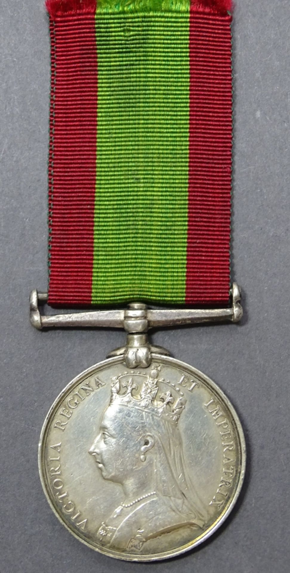 British Afganistan Medal ohne Spange, Rand mit Namen und Rang des Rezipienten - Bild 4 aus 5