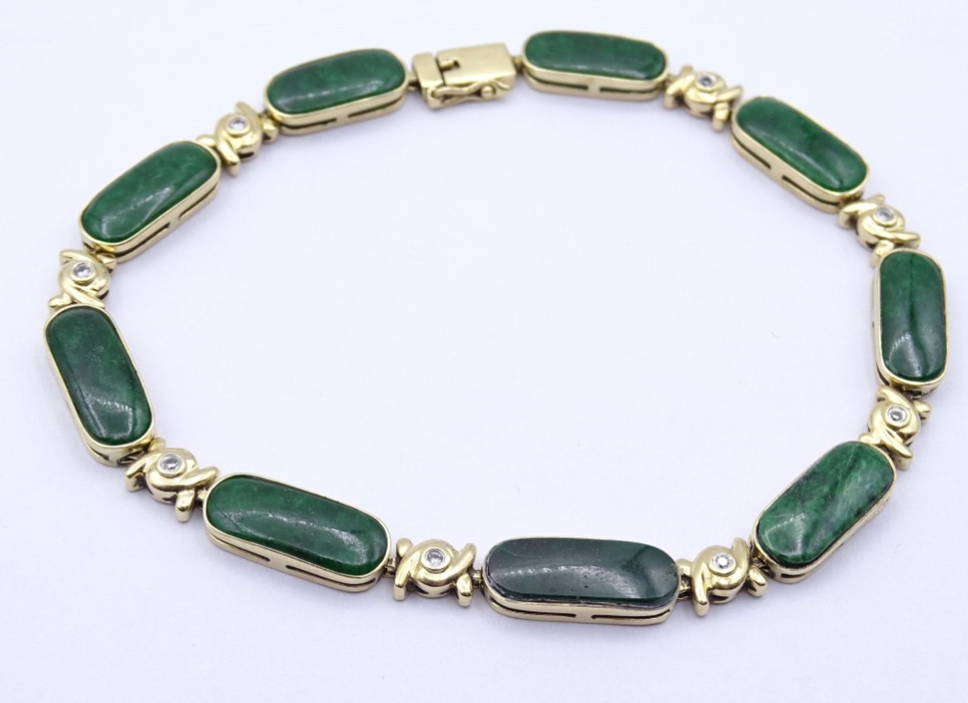 750er GG Armband mit grünen Edelsteinen und 8 Brillanten,L- 19 cm, B- 5,8 mm, 11,3 g. - Bild 3 aus 6