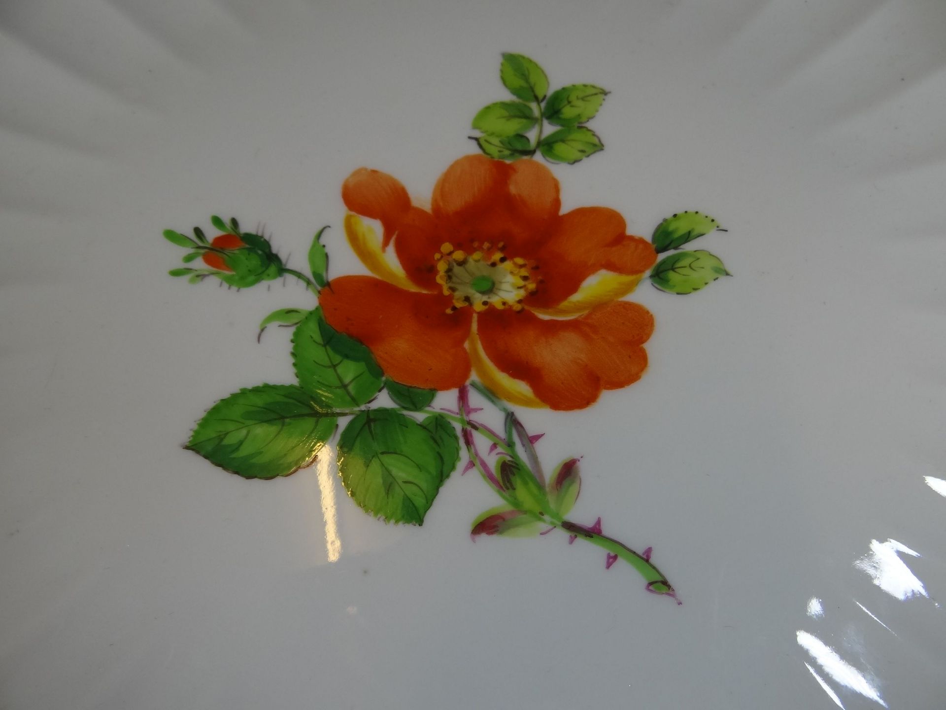 gr. Schale "Meissen" Heckenrose, D-27 cm, 2.Wahl - Bild 2 aus 5